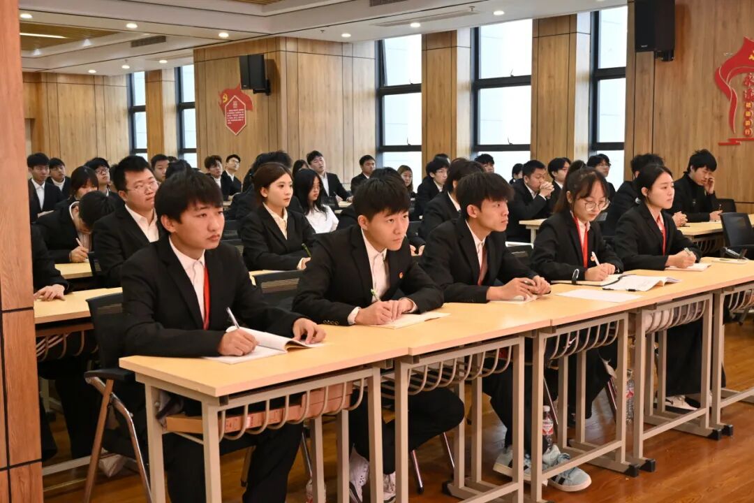 信息与通信学院关于深入学习党的二十届三中全会精神主题党课(图26)