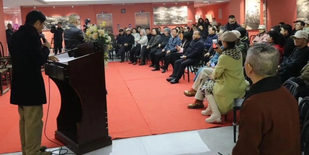 杰出校友杨新明水墨写生作品展“知白守黑”开幕