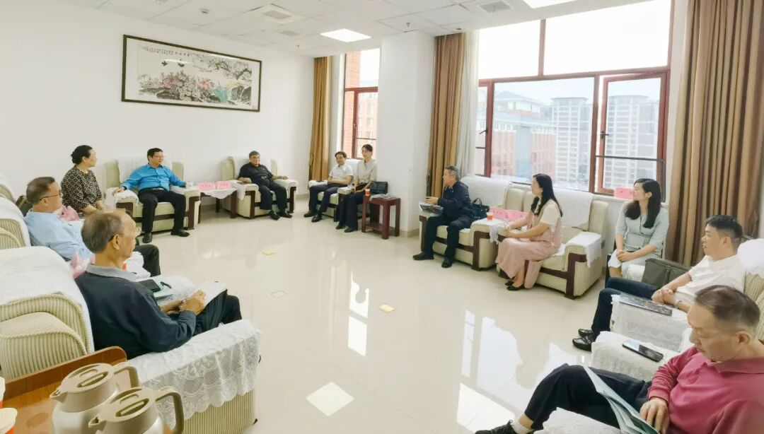 “半条被子”红色文化促进会来校商讨推广《等你在沙洲》合作事宜