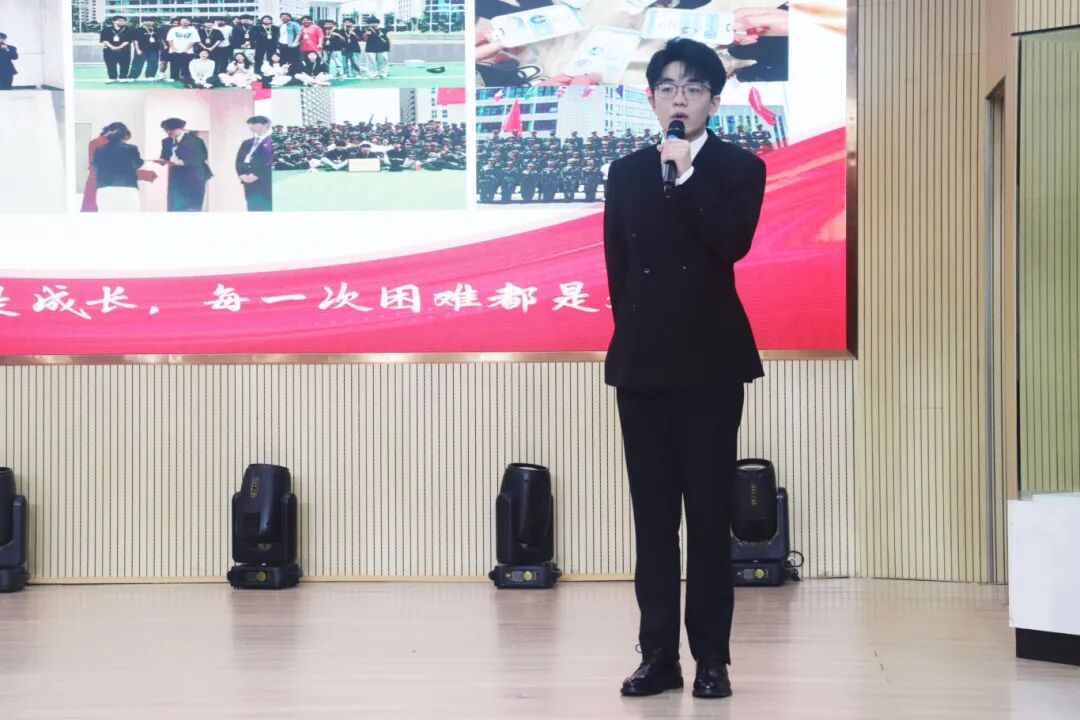 胡起萌.JPG