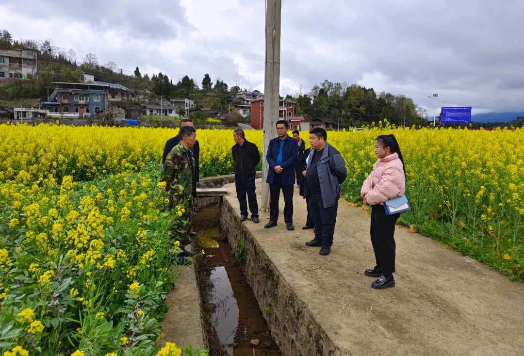 78783月15日(周五),县食药安办到本庄镇开展校园食品安全排查整治