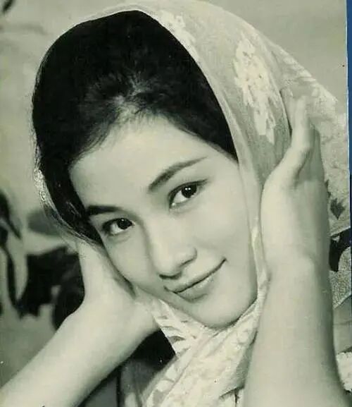 唐伯虎点秋香》中的角华夫人,还有李安电影《卧虎藏龙》里的碧眼狐狸