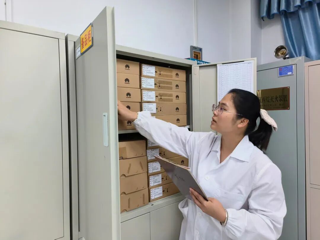 医用钳子怎么拿曾经钳子都拿不稳的她，成了广西光缆接续女冠军｜新时代·宁铁十大杰出青年_https://www.jmylbn.com_新闻资讯_第3张