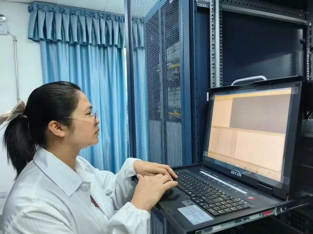 医用钳子怎么拿曾经钳子都拿不稳的她，成了广西光缆接续女冠军｜新时代·宁铁十大杰出青年_https://www.jmylbn.com_新闻资讯_第16张