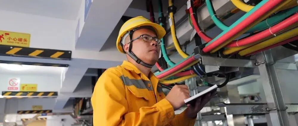 医用钳子怎么拿曾经钳子都拿不稳的她，成了广西光缆接续女冠军｜新时代·宁铁十大杰出青年_https://www.jmylbn.com_新闻资讯_第18张