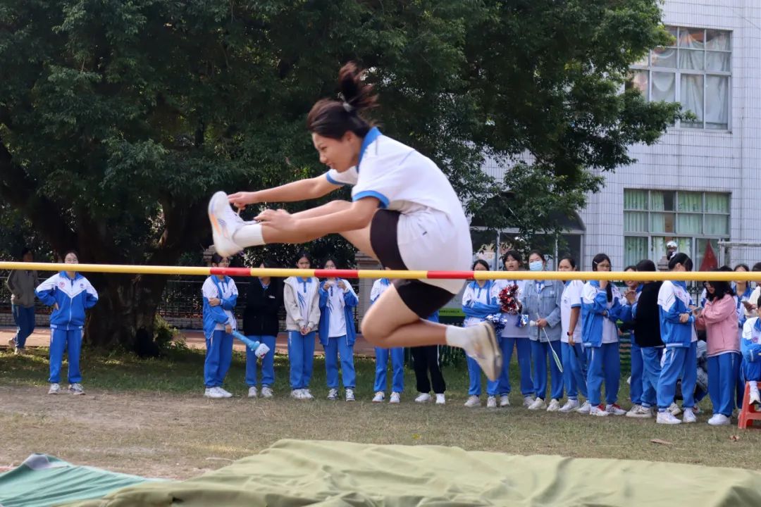 燃青春激情，扬体育精神 ——2023年高州四中校运会暨高州市中小学生田径运动会、高州市“市长杯”足球赛颁奖大会