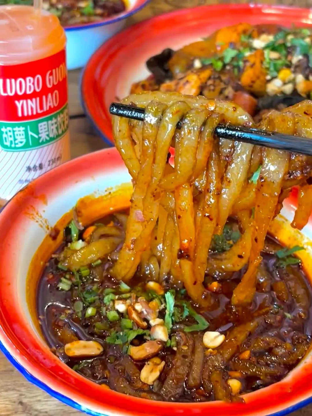 一碗麻辣烫引燃全网热潮,这座甘肃老城,其美食魅力超乎你想象