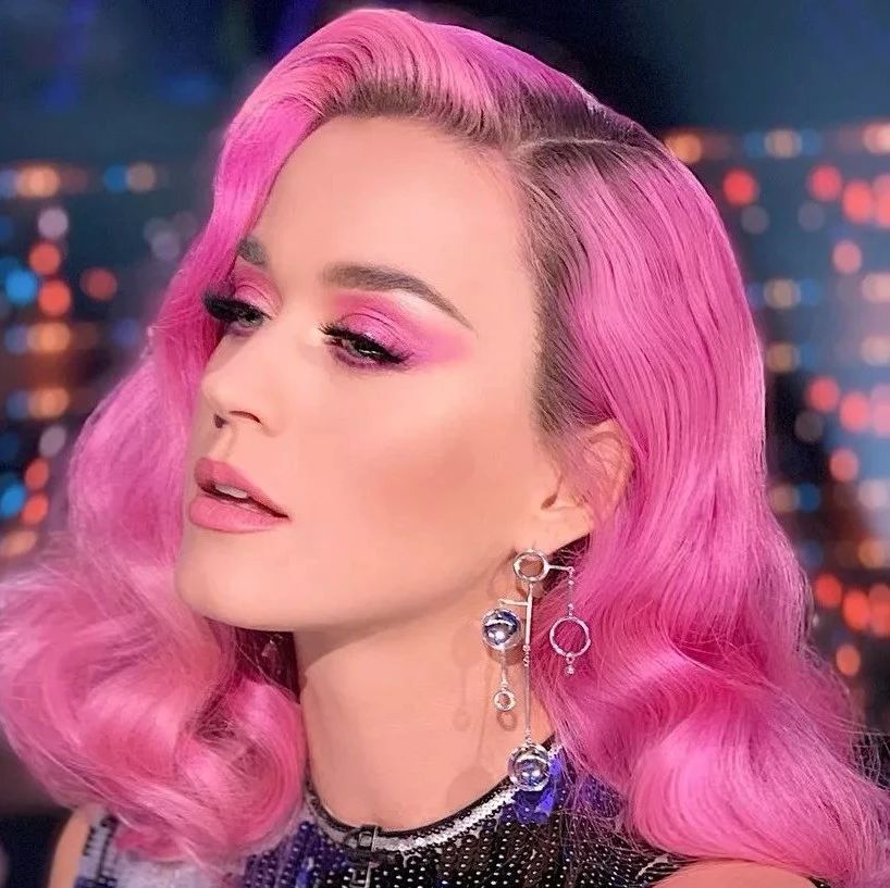 Katy Perry 会选择在木已成舟后说出曾经的隐忍,因为她的善意迟早有一天能邂逅珍爱它的人!