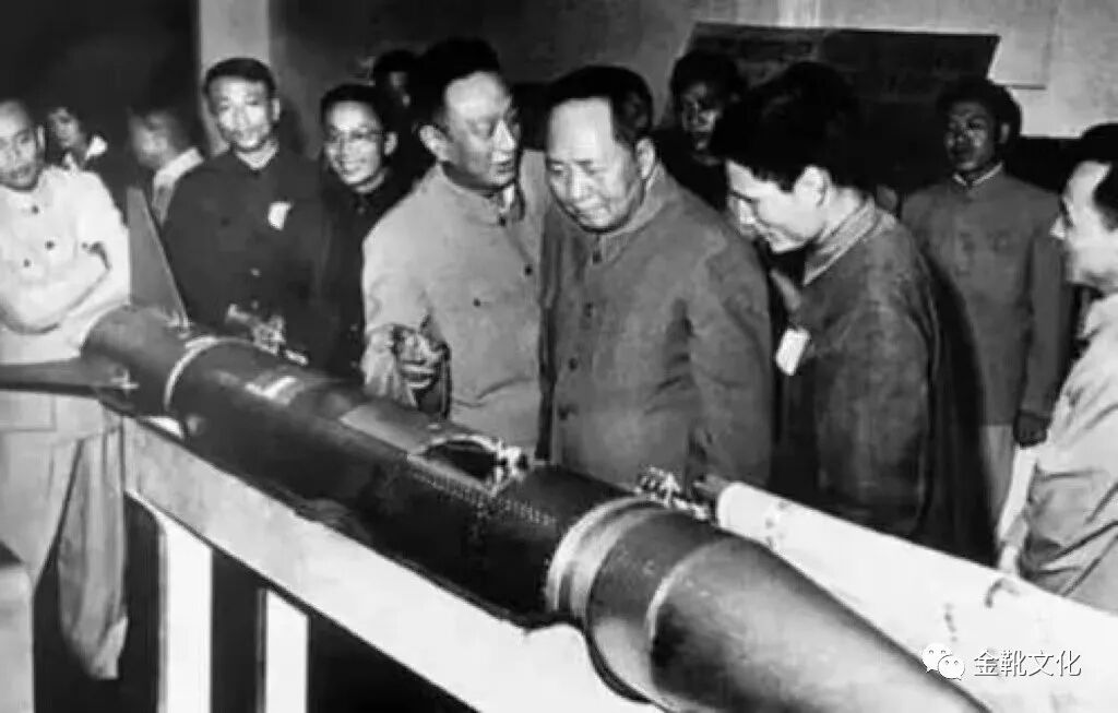 突破帝国主义的技术封锁，造福包括第三世界国家在内的全世界无产者，这是新中国自1949年10月成立伊始起就背下的历史责任。