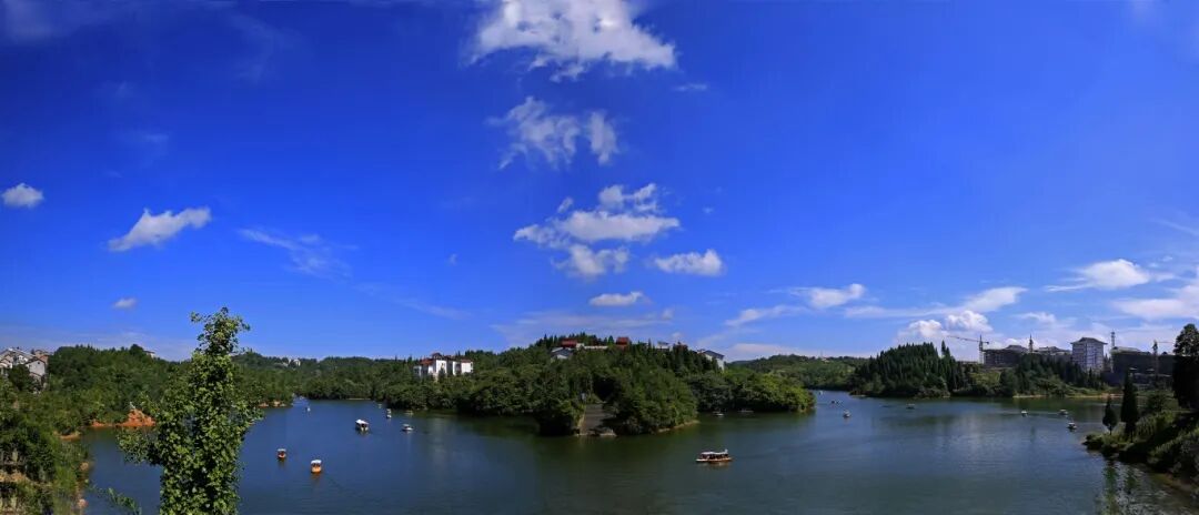 月亮湖-摄协2014 (6)改小版.jpg