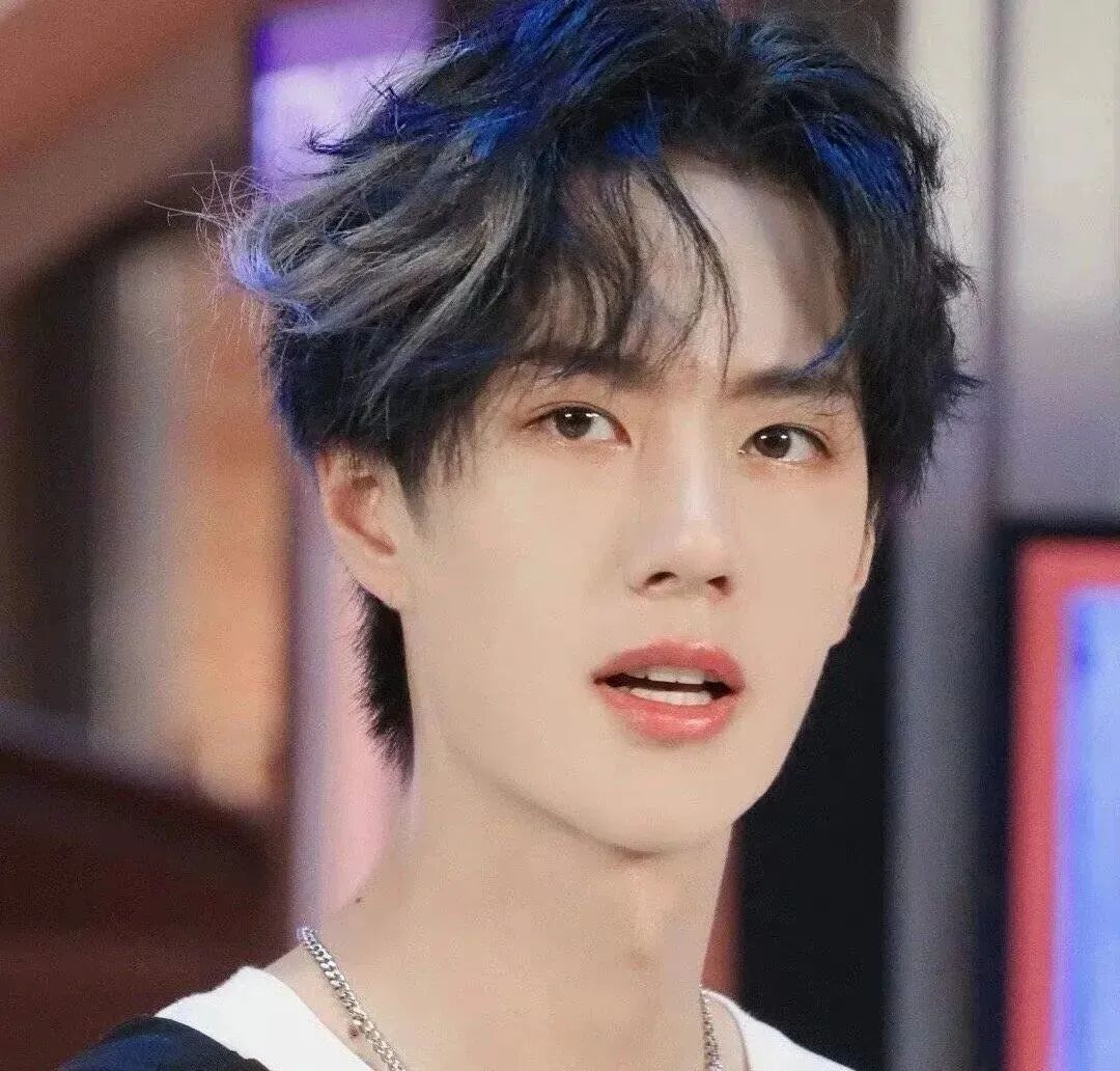 王一博帅气男生头像