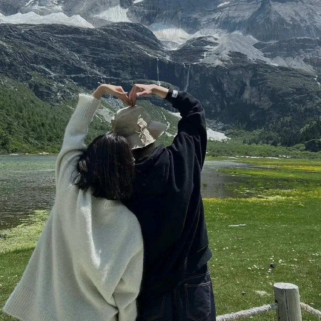 xqxgaoshanqinglvtoum小清新高山真人情侣头像