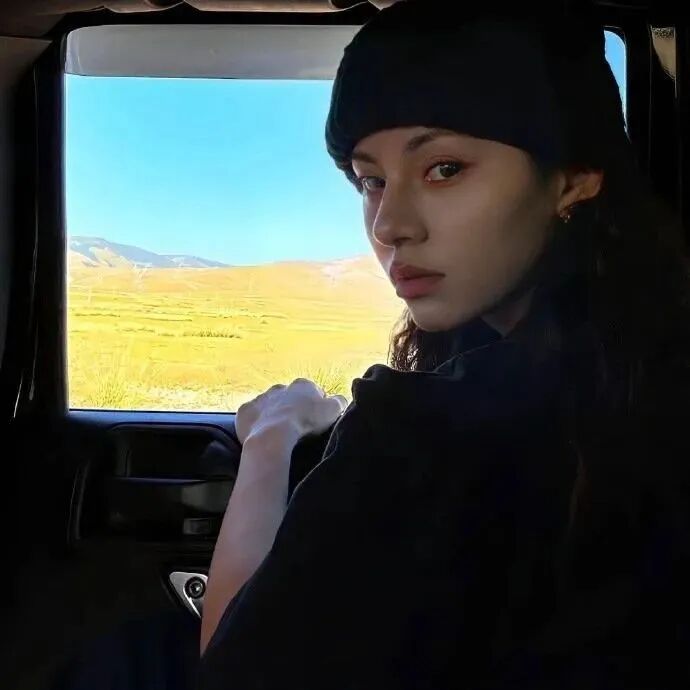 御姐女生头像