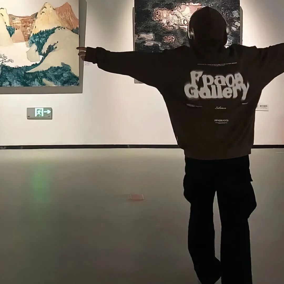 戴耳机不露脸个性男生头像