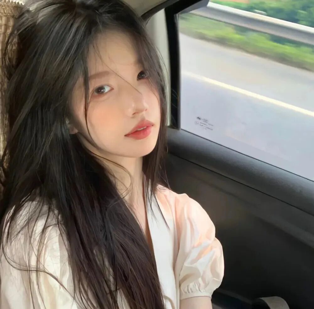车内小众女生头像