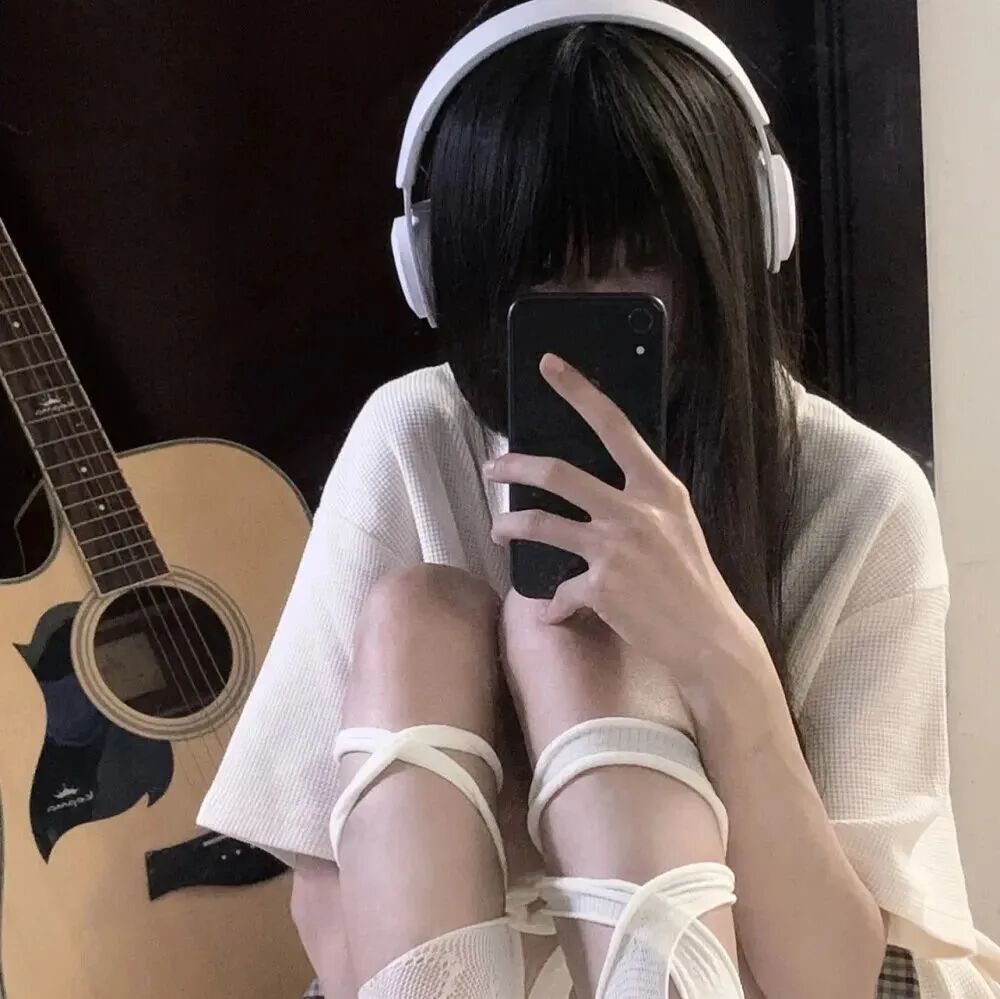 自拍手机不露脸女生头像