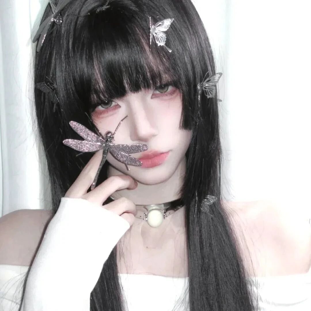 蝴蝶很飒女生头像