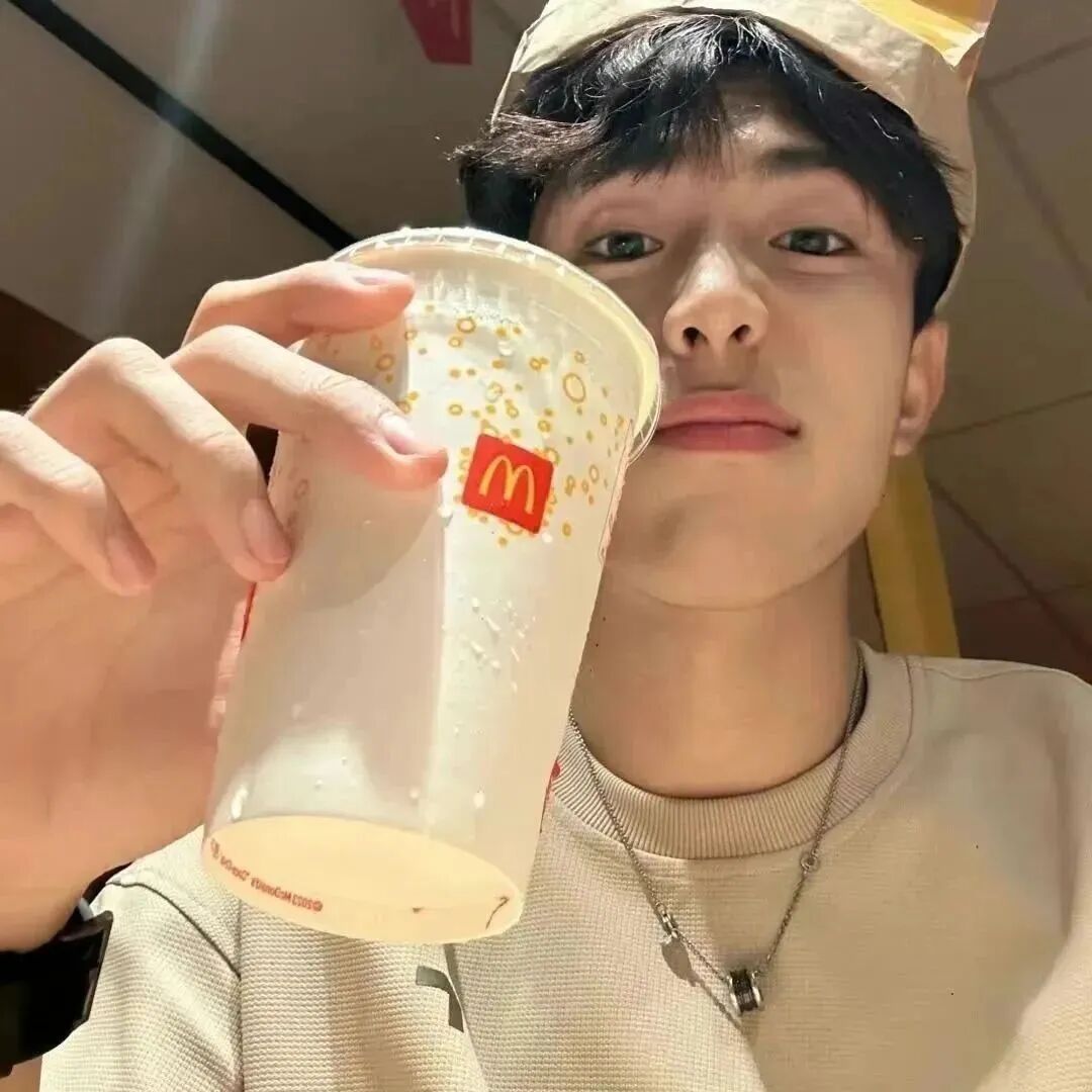 麦当劳个性男生头像