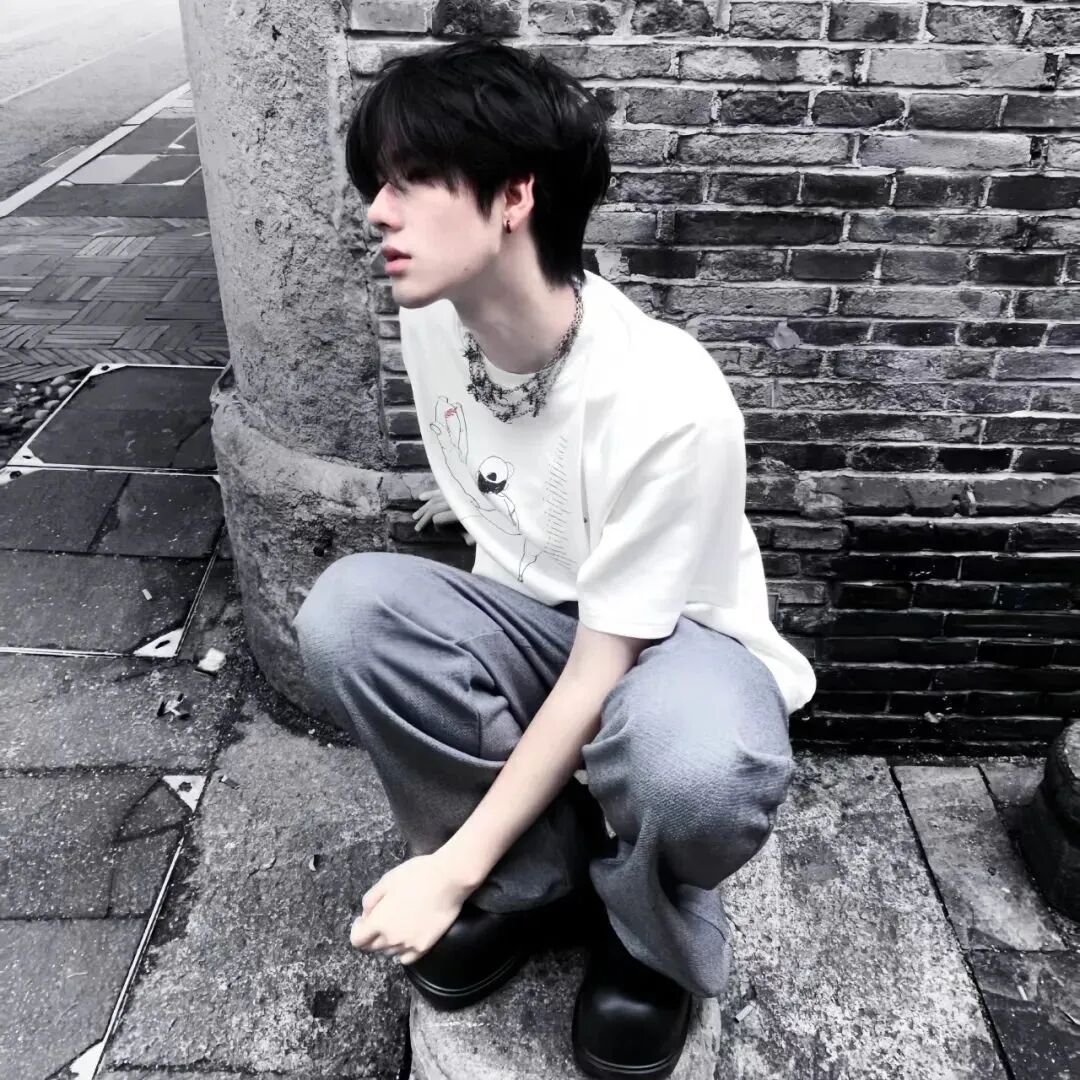 个性侧脸男生头像