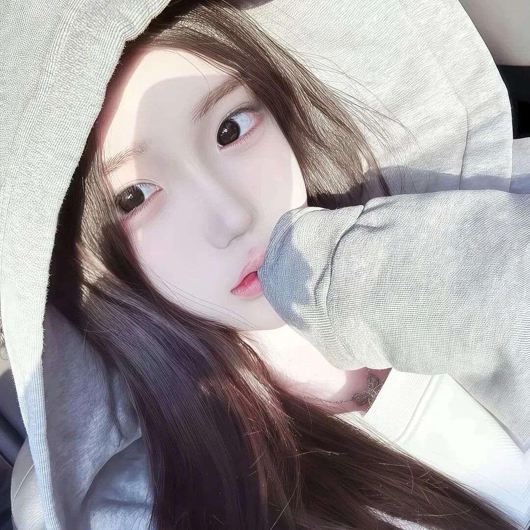 捂嘴甜妹女生头像