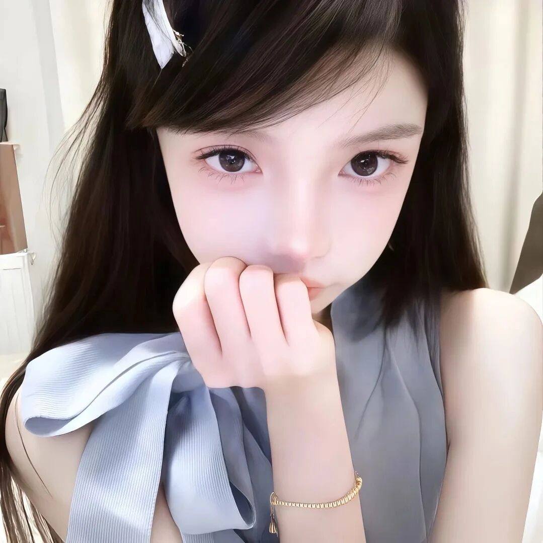捂嘴甜妹女生头像