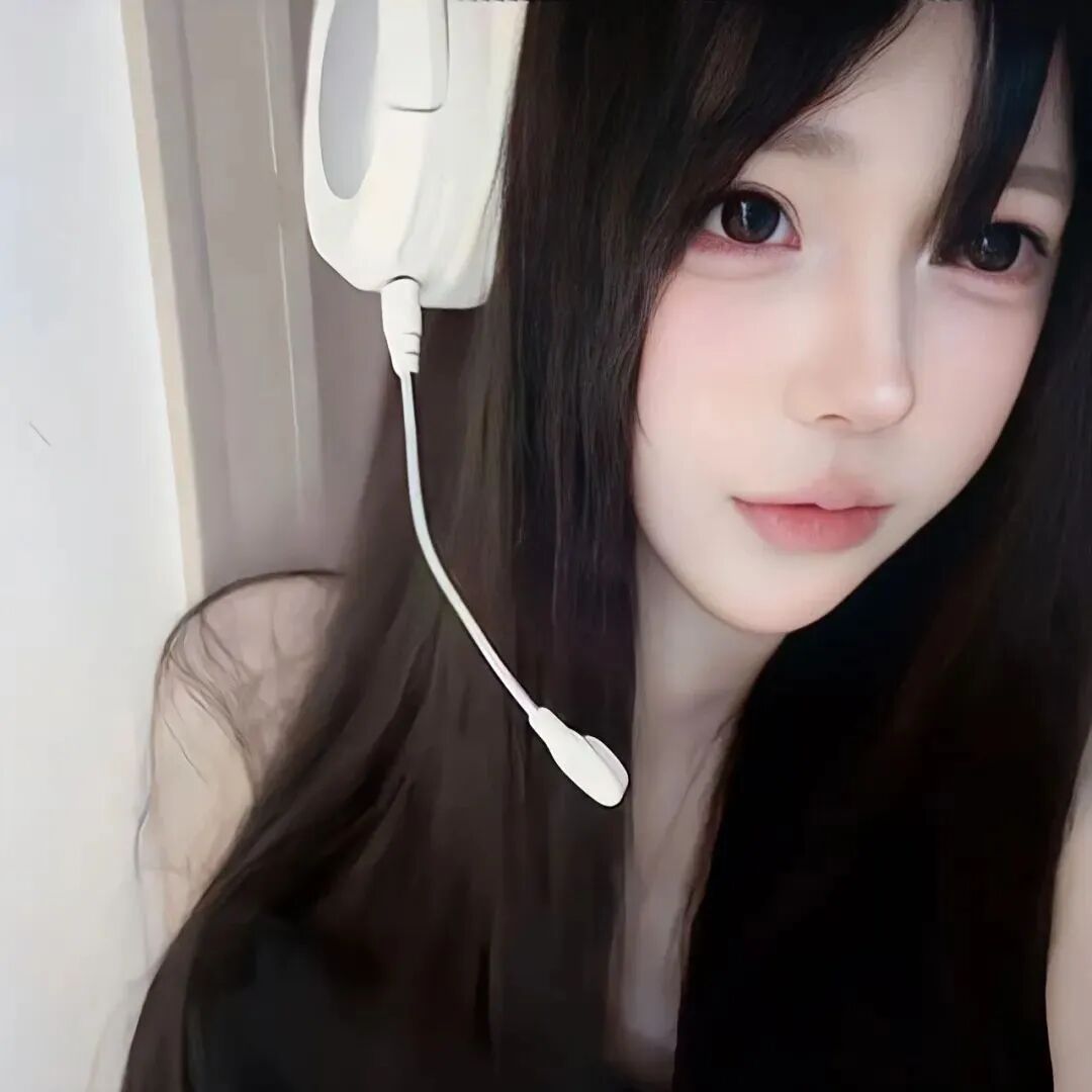 戴耳机甜妹女生头像