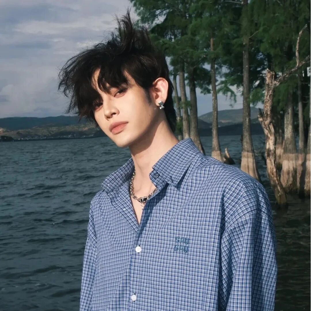 海边痞帅男生头像