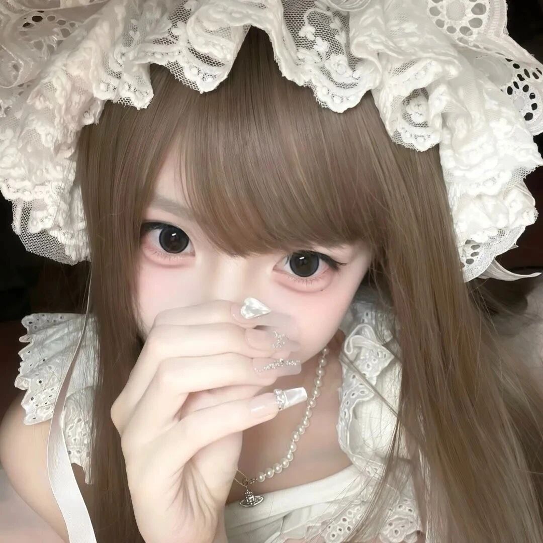 捂嘴少萝女生头像