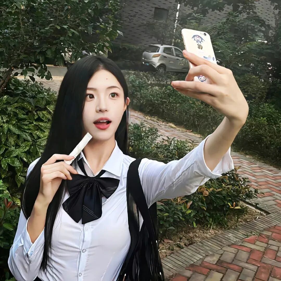 自拍手机甜妹女生头像