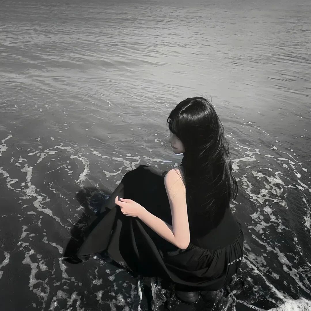 海边气质女生头像
