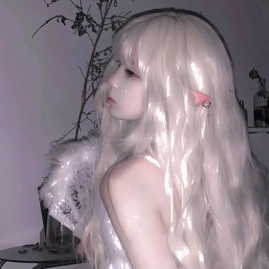 纯欲侧脸女生头像