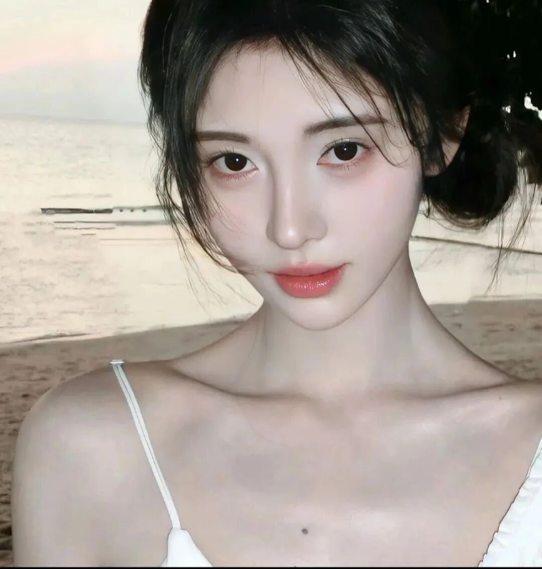 海边温柔女生头像