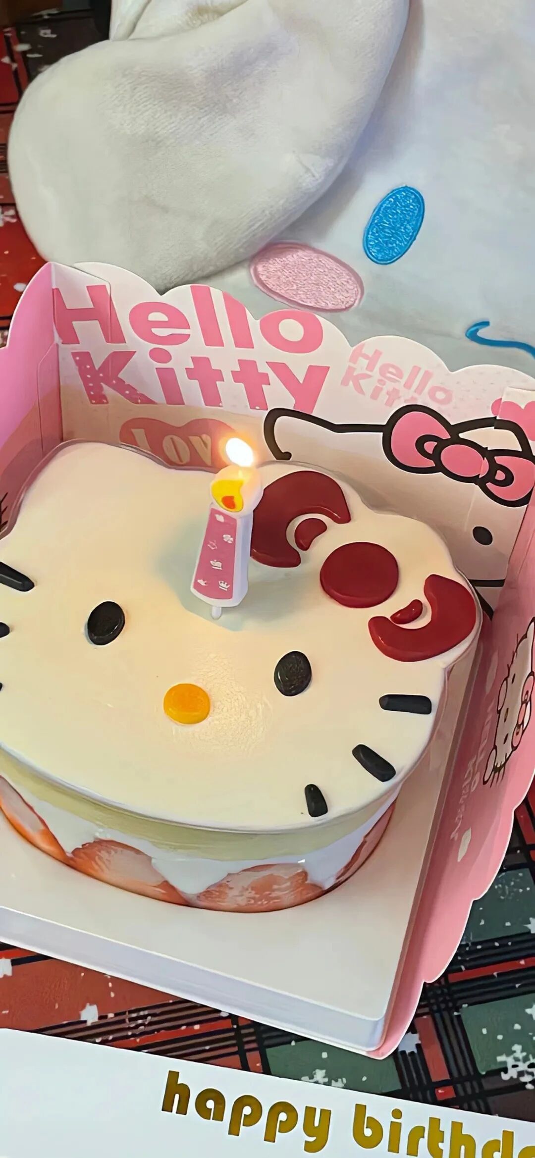 可爱三丽鸥kt猫生日蛋糕壁纸