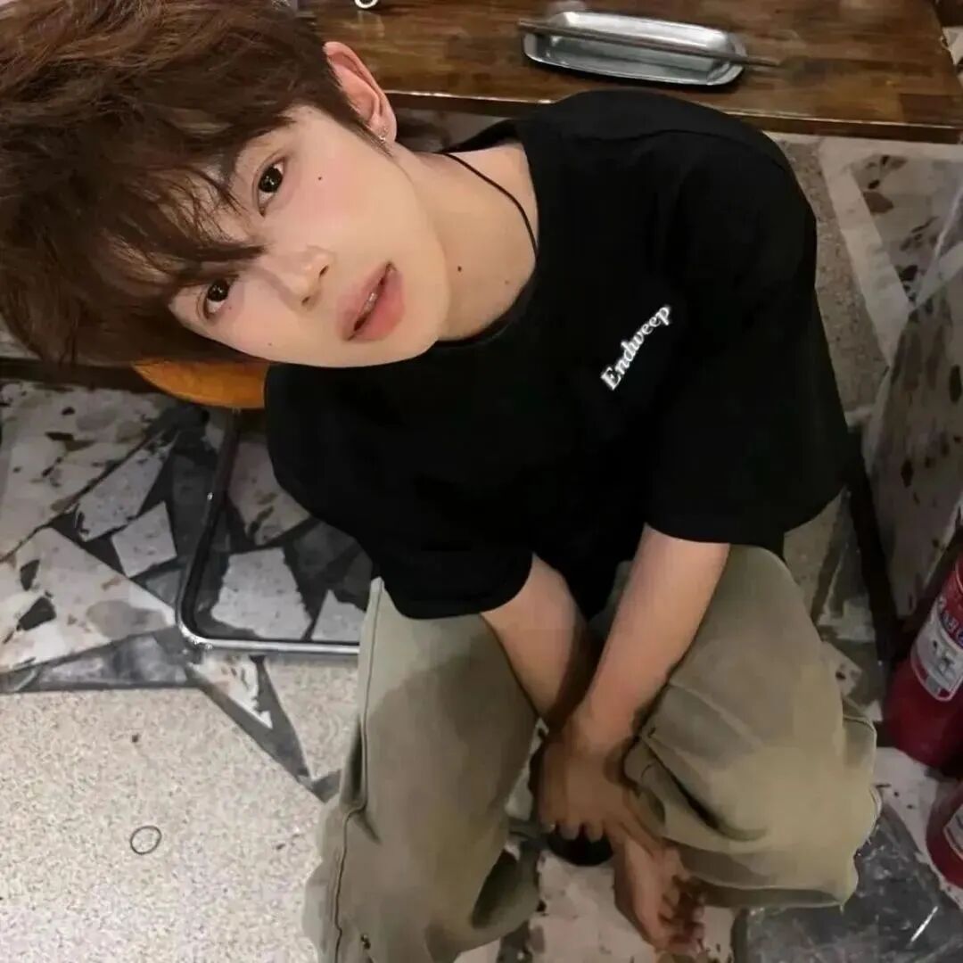 个性不露脸男生头像