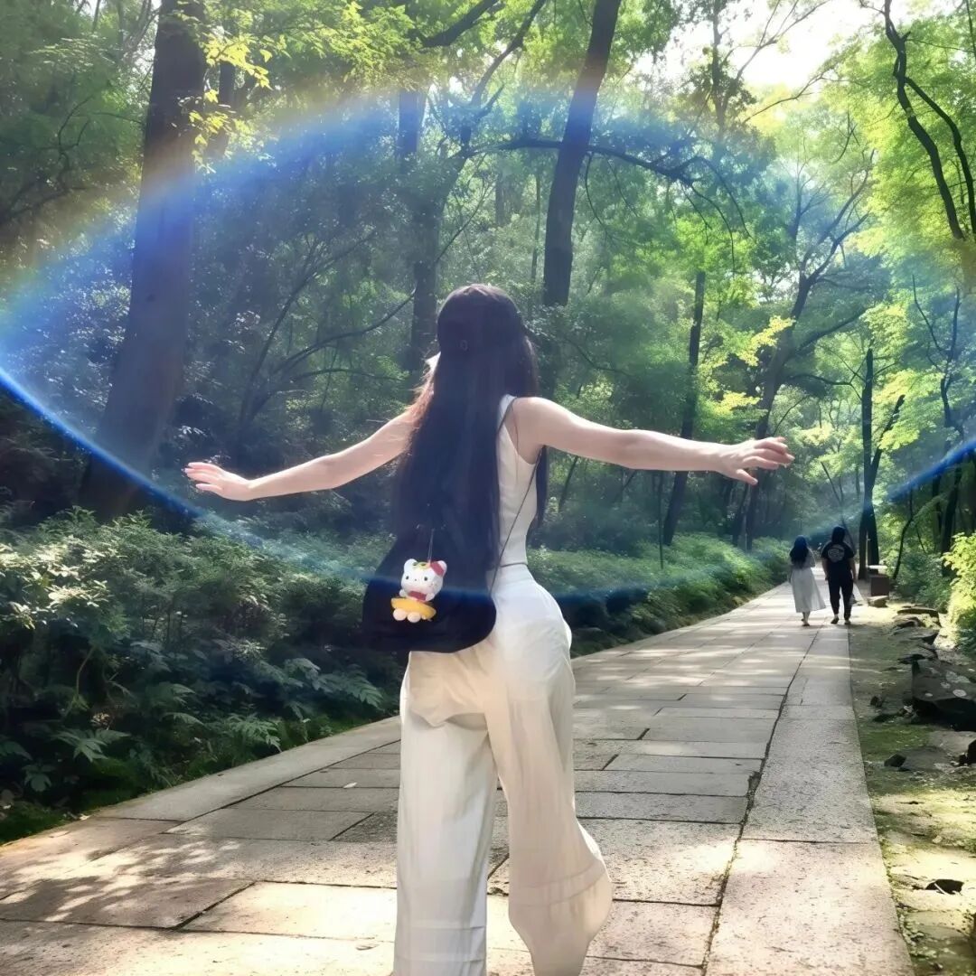 彩虹小清新背影不露脸女生头像