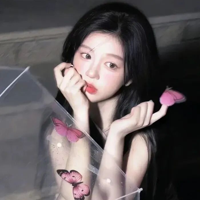 蝴蝶纯欲女生头像