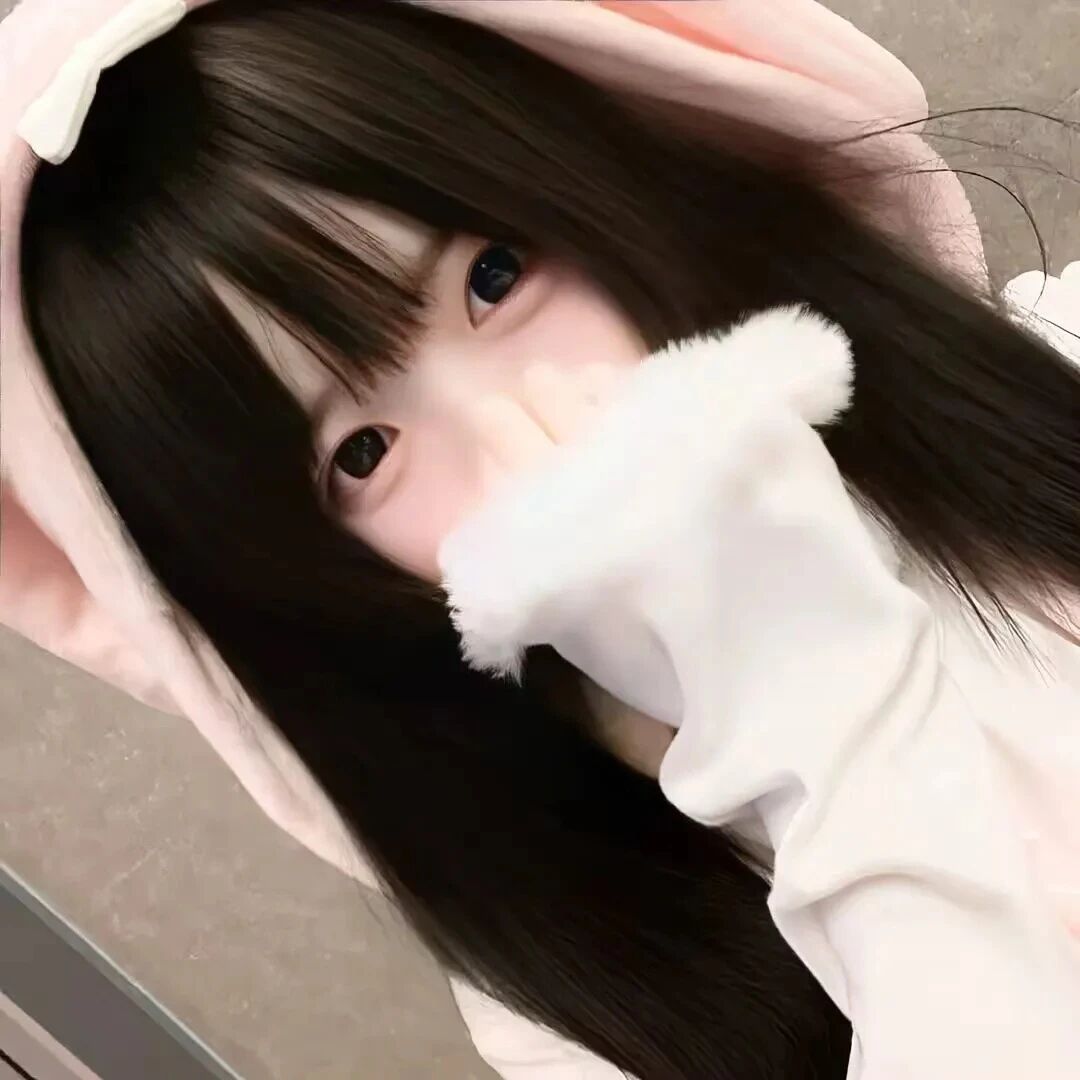 捂嘴少萝女生头像