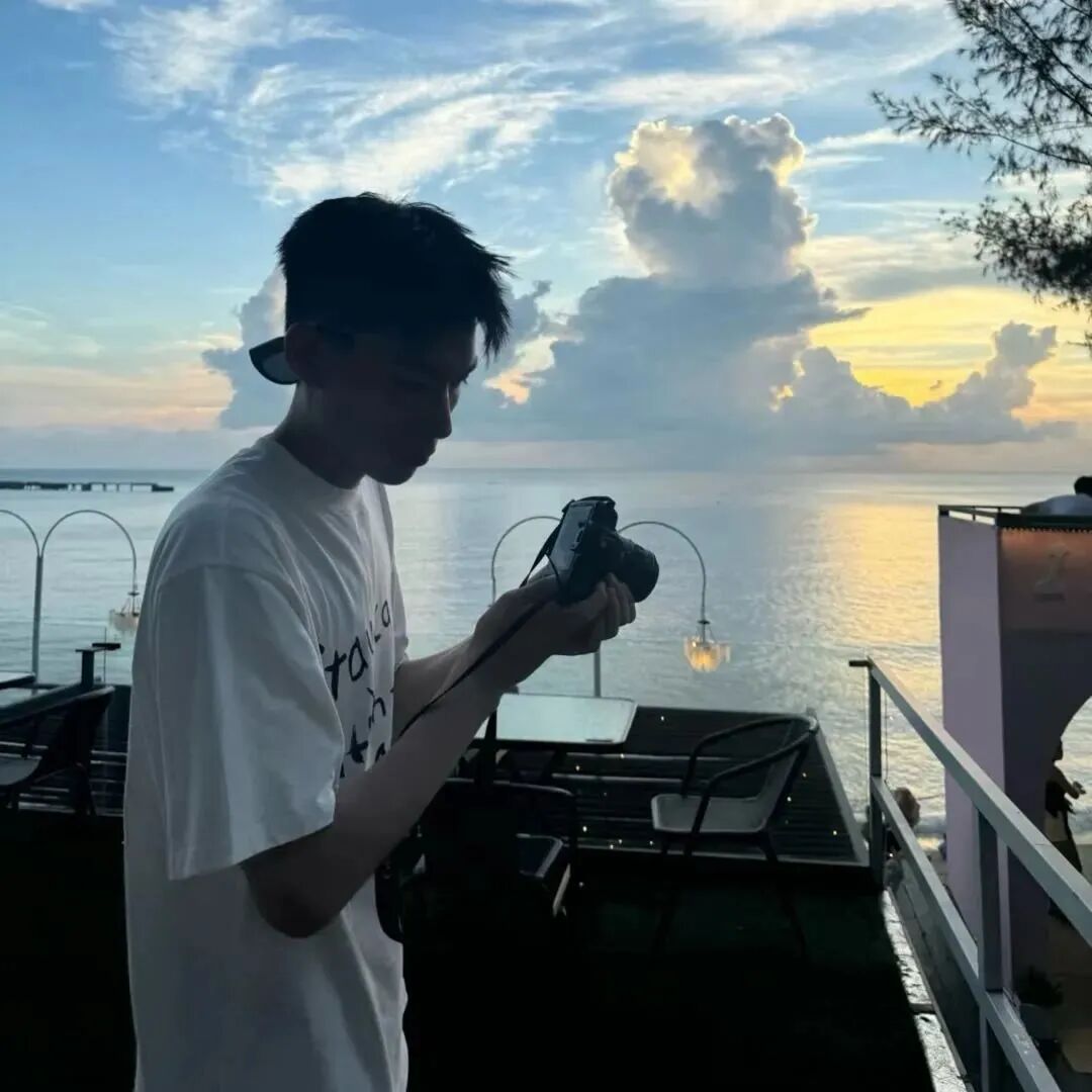 海边小众侧脸男生头像