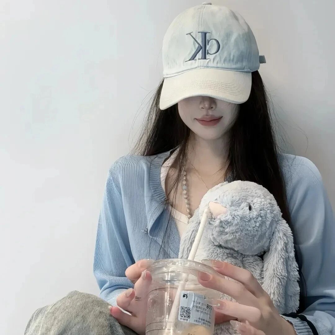 休闲帽甜妹女生头像