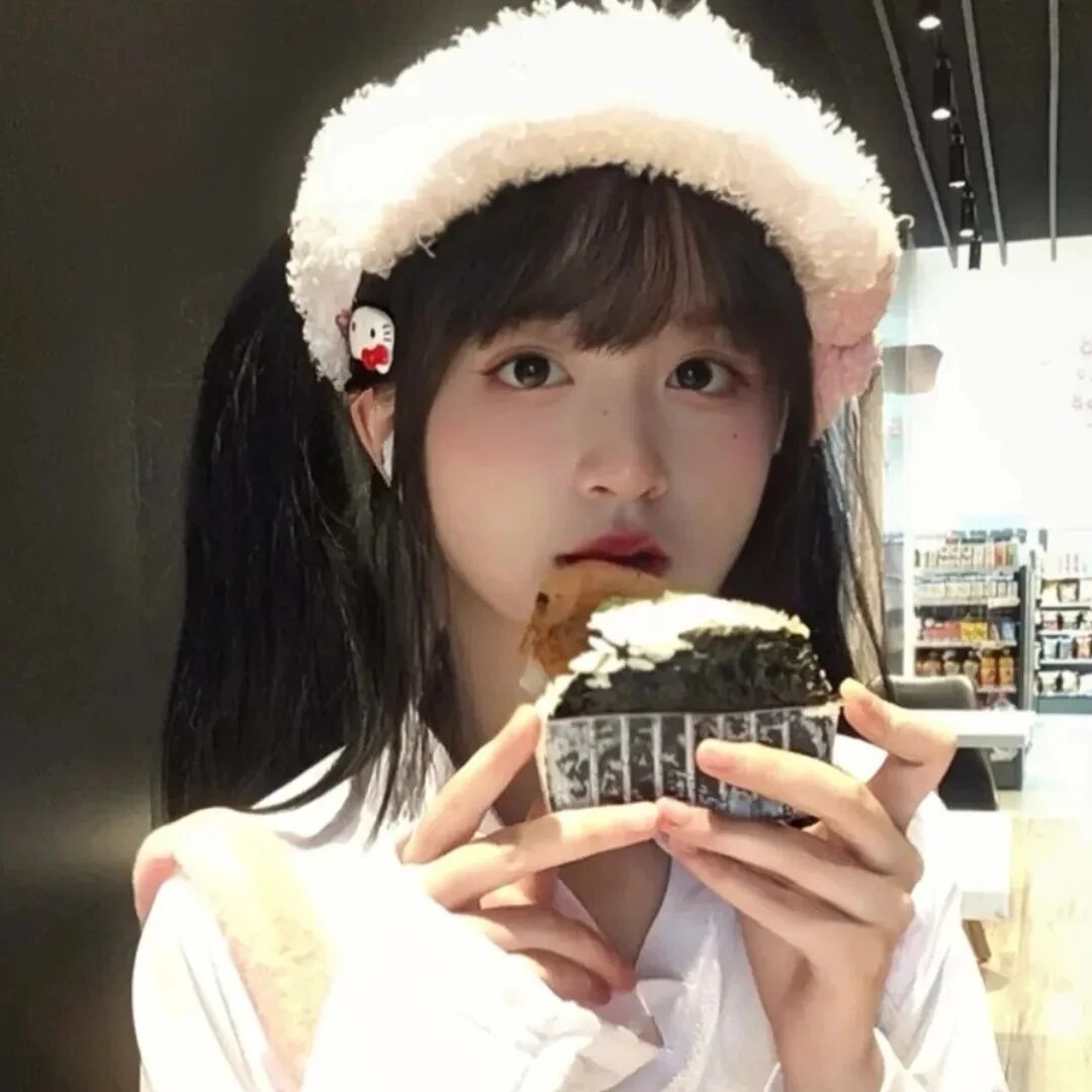 吃甜品甜妹女生头像