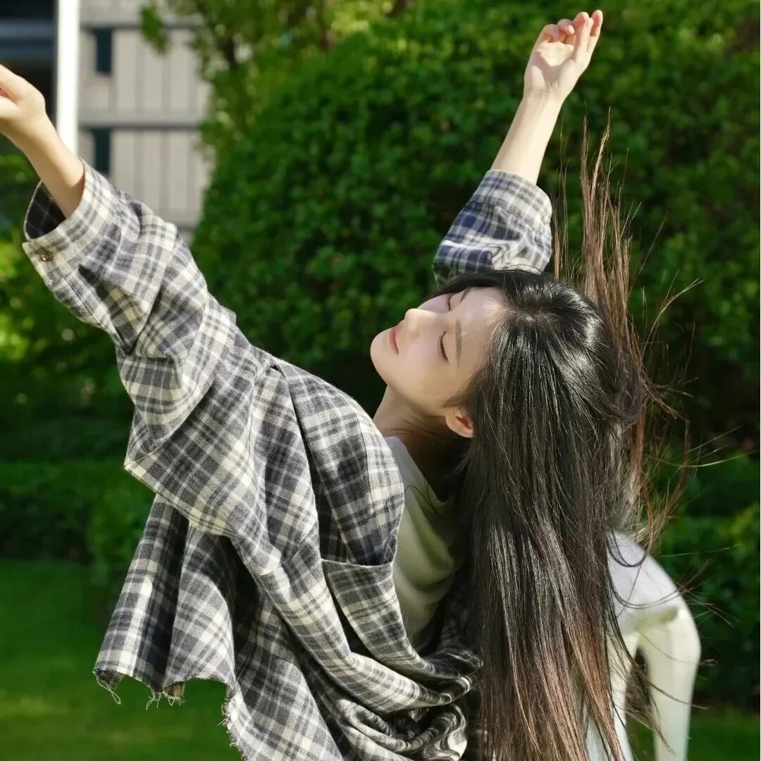 自由感女生头像