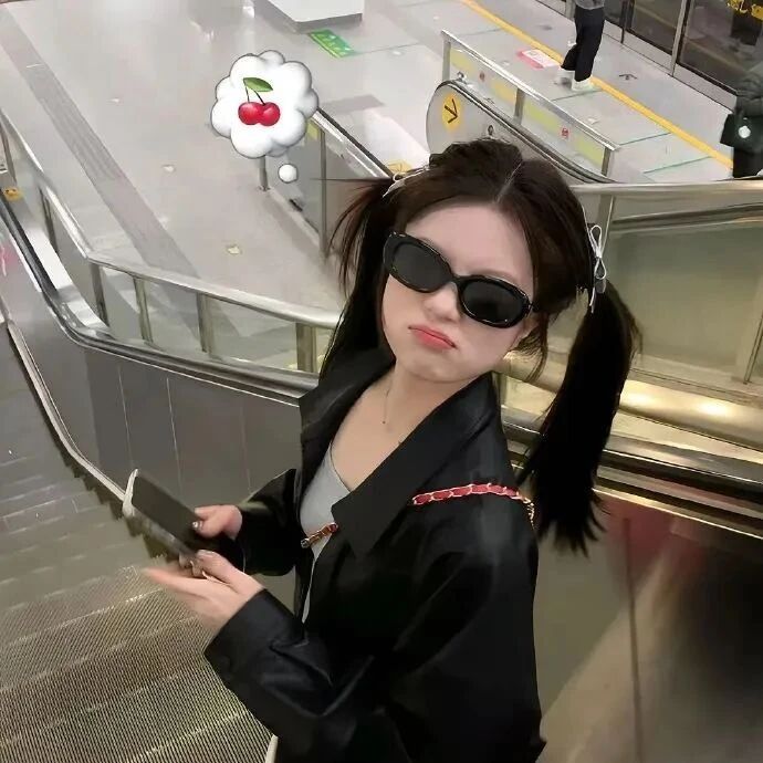 墨镜个性女生头像