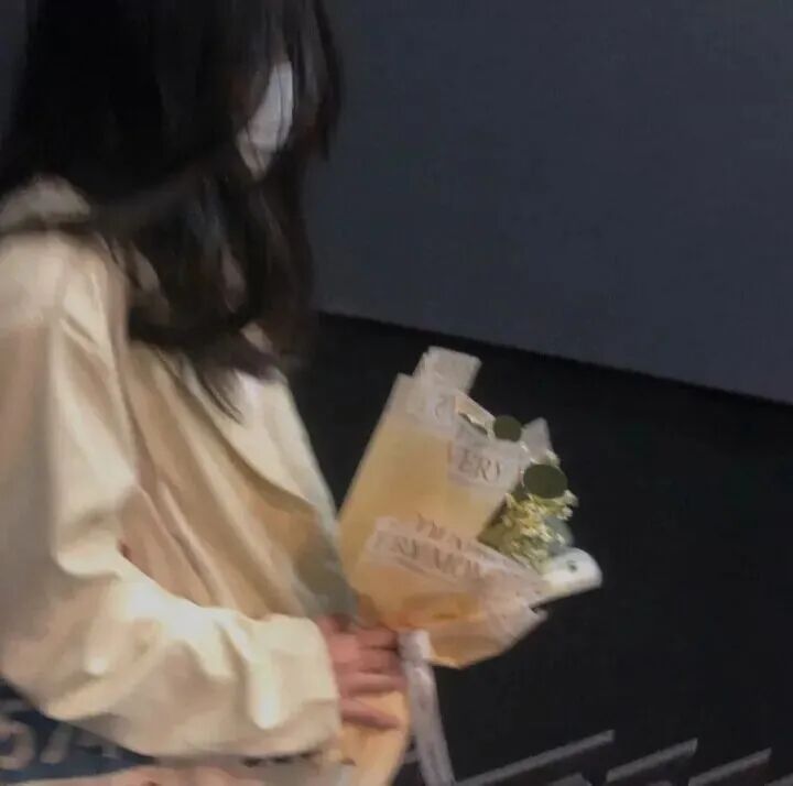女生 女生头像 女头 氛围感 氛围感头像 不露脸 不露脸头像