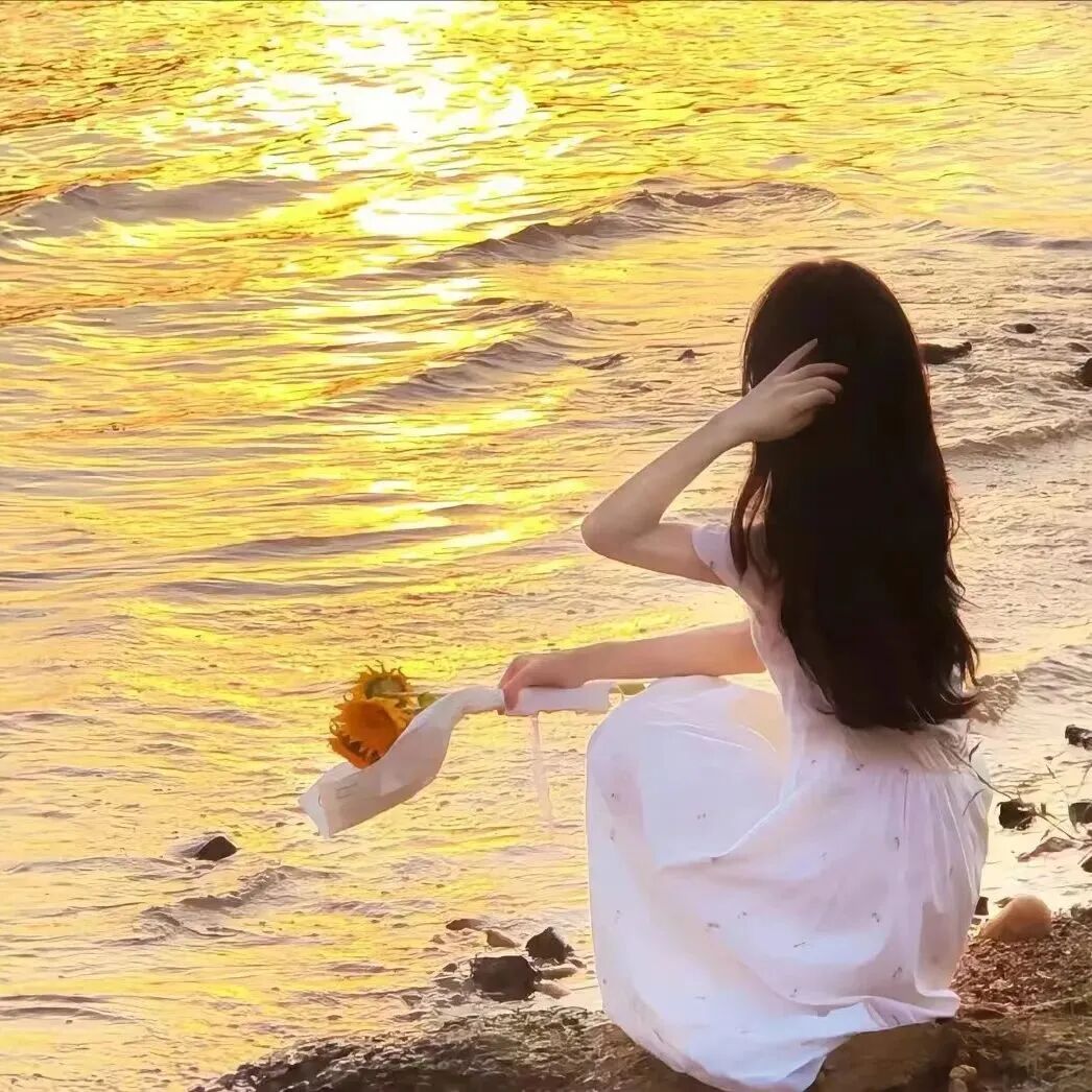 海边氛围感不露脸女生头像