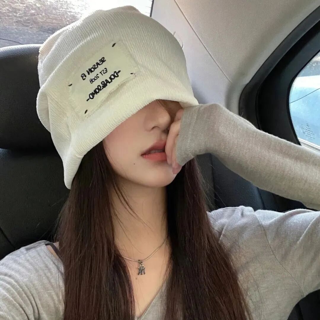 车内甜酷女生头像