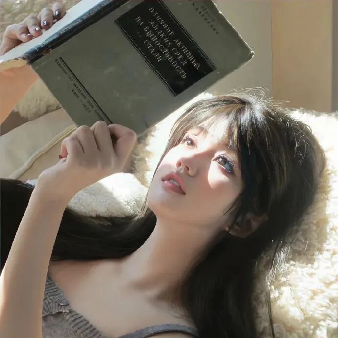 看书温柔女生头像