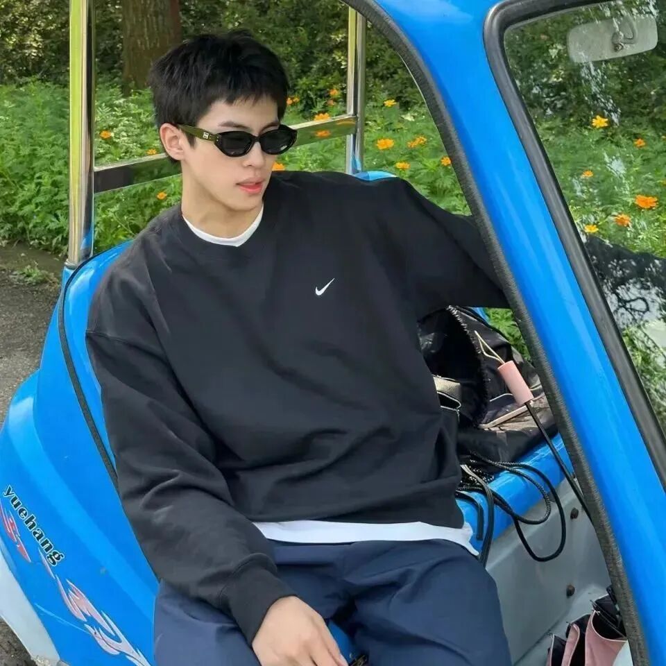 墨镜个性男生头像