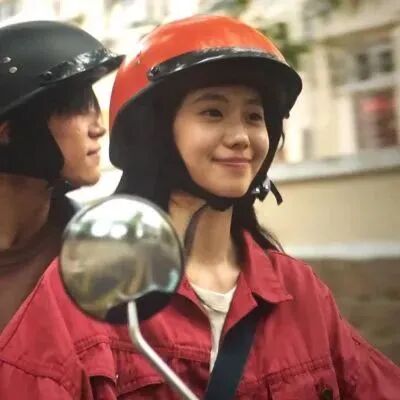 dianlvjichezaizhouyu开电驴机车真人情侣头像