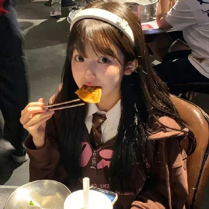 吃饭甜妹女生头像