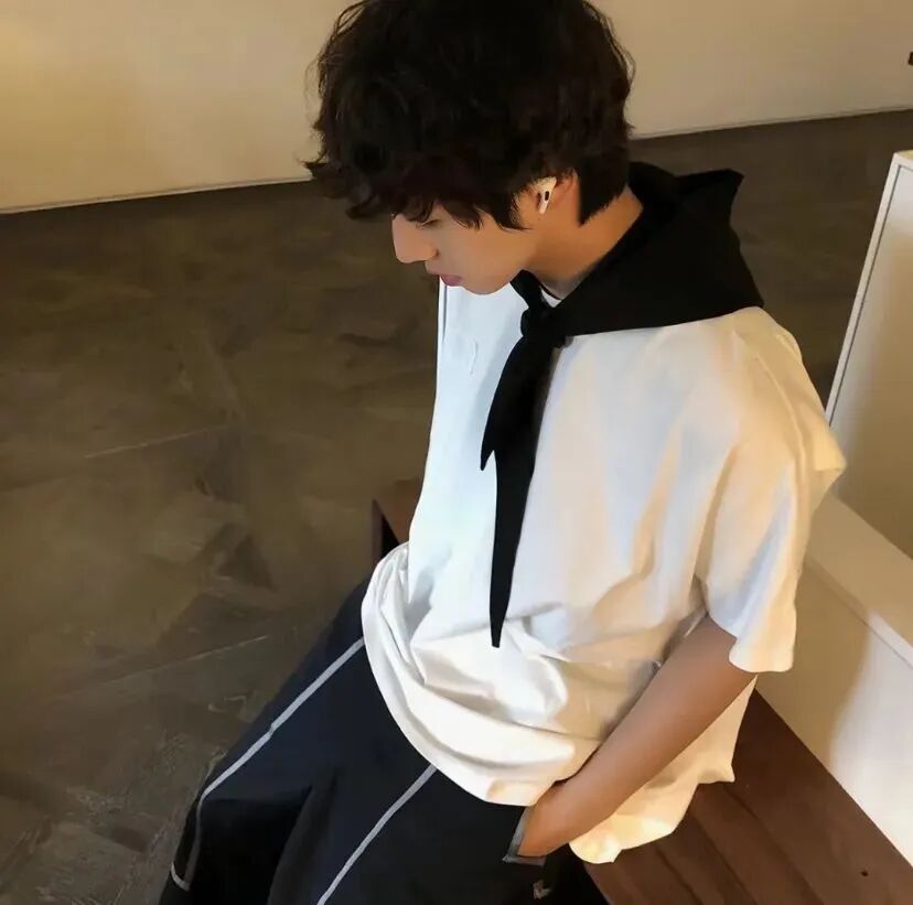 个性侧脸男生头像